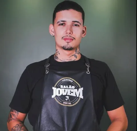 Thiago Dias, barbeiro do Salão Jovem